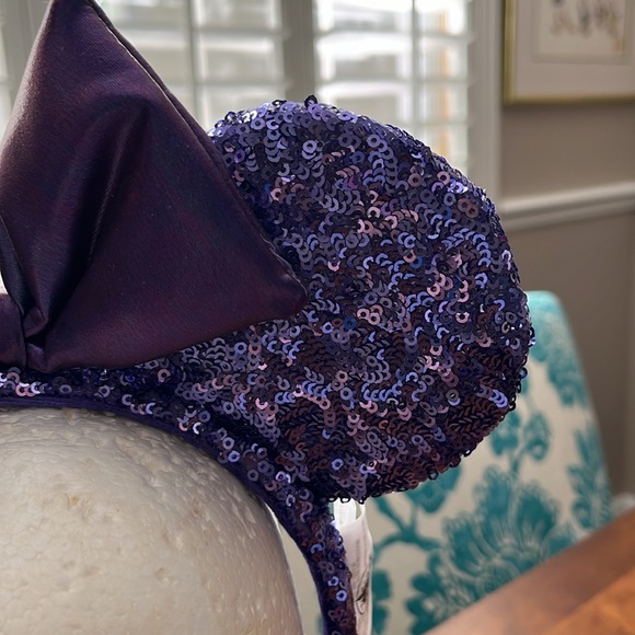 Disney Parks purple sequin Minnie mouse Ear band never worn - Picture 4 of 15